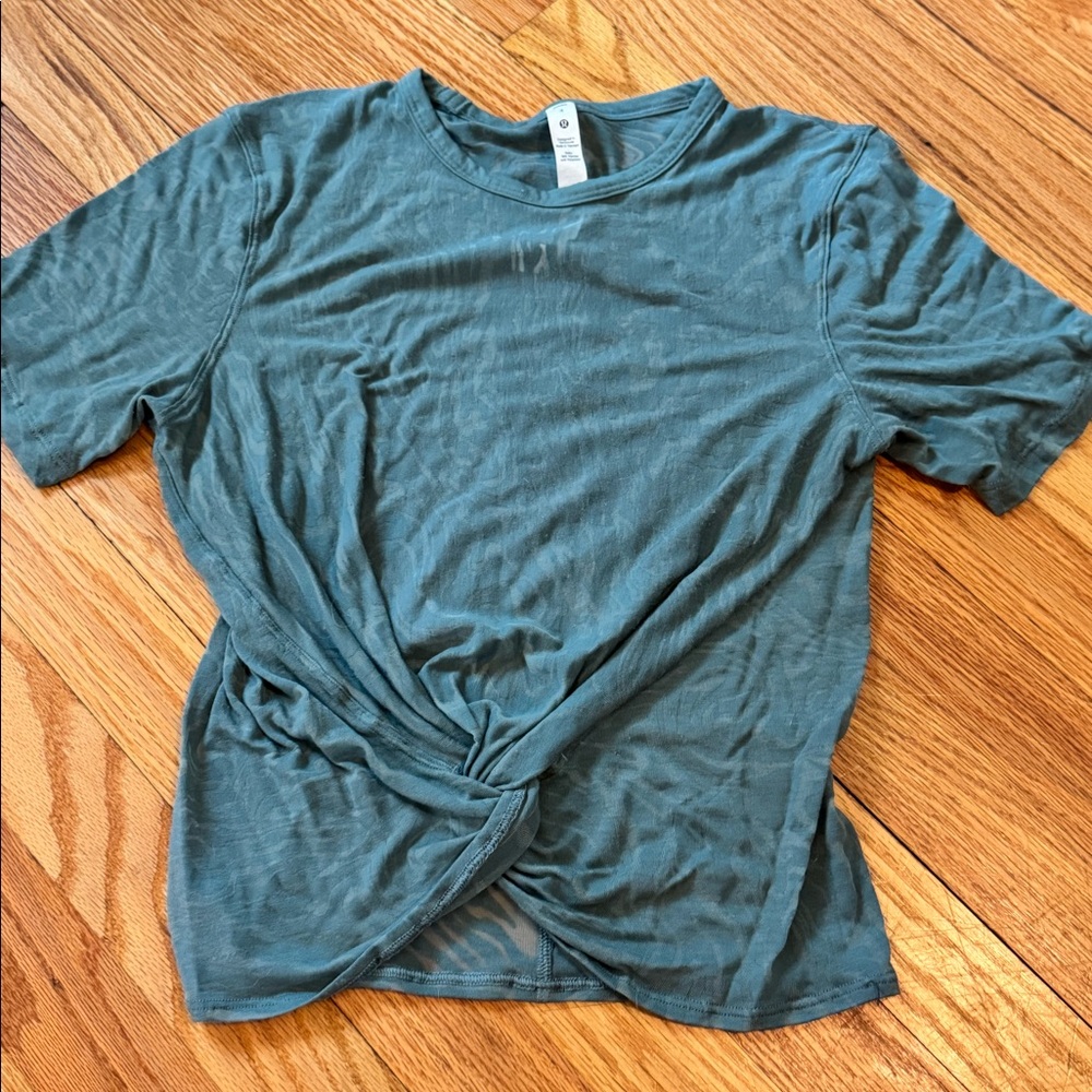 Lululemon top